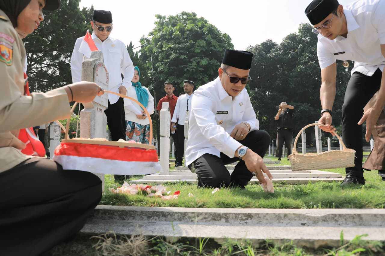 Bupati KDS : Di Tengah Keprihatinan, Peringatan HUT Kabupaten Bandung ke-385 tidak Perlu Kirim Karangan Bunga Cukup Upacara dan Sidang Paripurna 